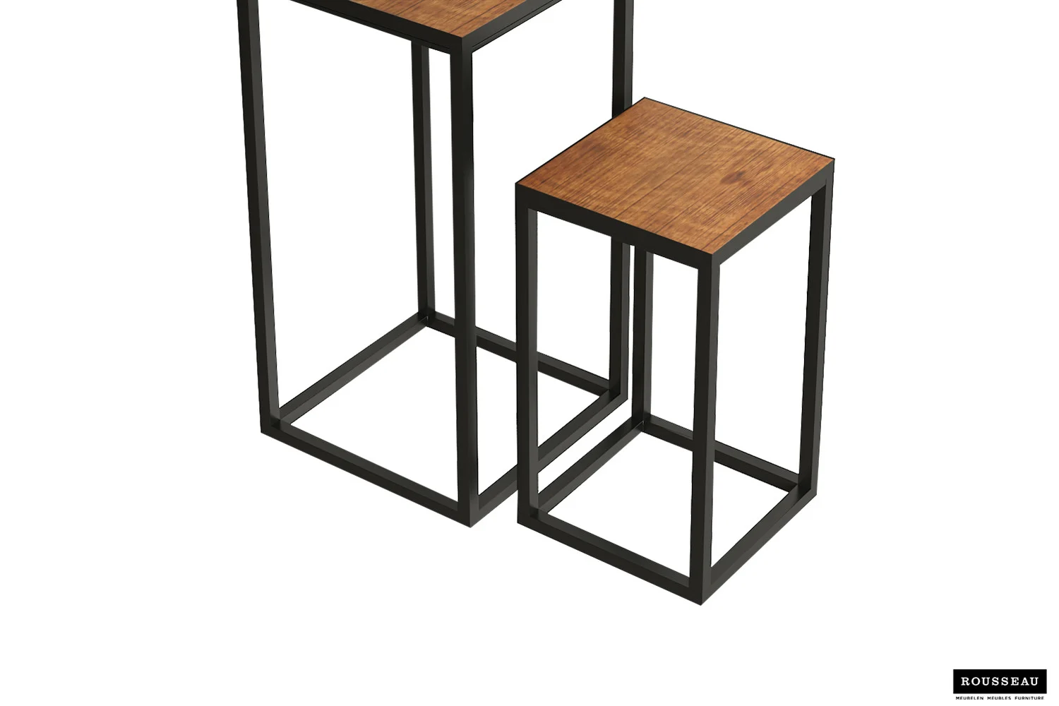 Twee 'Madeira' 2-delige bijzettafels van mangohout, elk met een zwart metalen frame, worden op een witte achtergrond weergegeven in verschillende hoogtes en maten. Het ROUSSEAU-logo staat rechtsonder.
