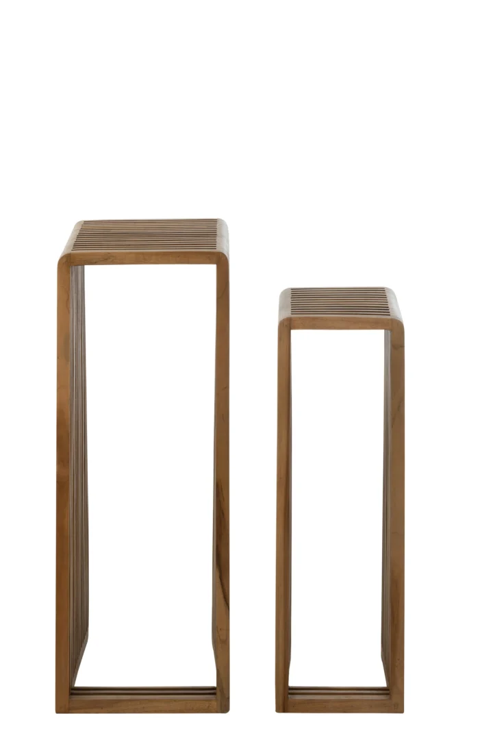 Set van 2 bijzettafels Kubus Recycle Teak Natuurlijk, rechthoekig en verschillend van hoogte, met latten bovenop en open zijkanten, naast elkaar geplaatst tegen een witte achtergrond.