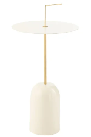 De Bijzettafel Goud, Wit 30 x 30 CM Metaal is een moderne, minimalistische bijzettafel met een rond wit blad, slanke gouden metalen steel, koepelvormig wit onderstel en een schuin gouden handvat in het midden van het tafelblad.