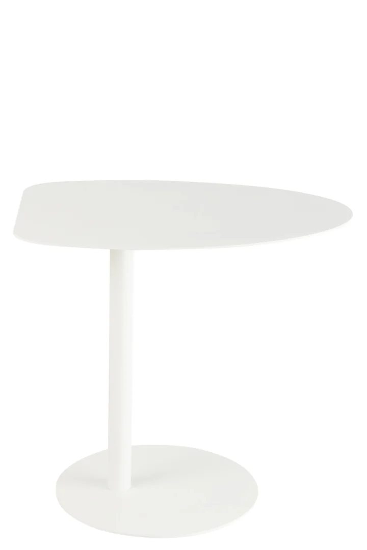 De Bijzettafel Wit 50 CM Metaal is een moderne, minimalistische wit metalen bijzettafel met een ronde basis, een centrale steun en een asymmetrisch afgerond driehoekig blad, afgebeeld op een effen witte achtergrond.