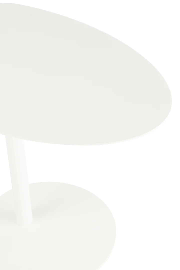 Minimalistische afbeelding van de Bijzettafel Wit 50 CM Metaal, een moderne witte bijzettafel met een ovaal blad en een ronde voet, van bovenaf gezien tegen een effen witte achtergrond.