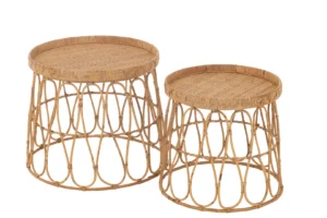 De Bijzettafel 45 CM Rond Multiplex heeft een rond, gestructureerd blad en een ingewikkeld gebogen opengewerkte basis, hier getoond in twee verschillende maten tegen een witte achtergrond.
