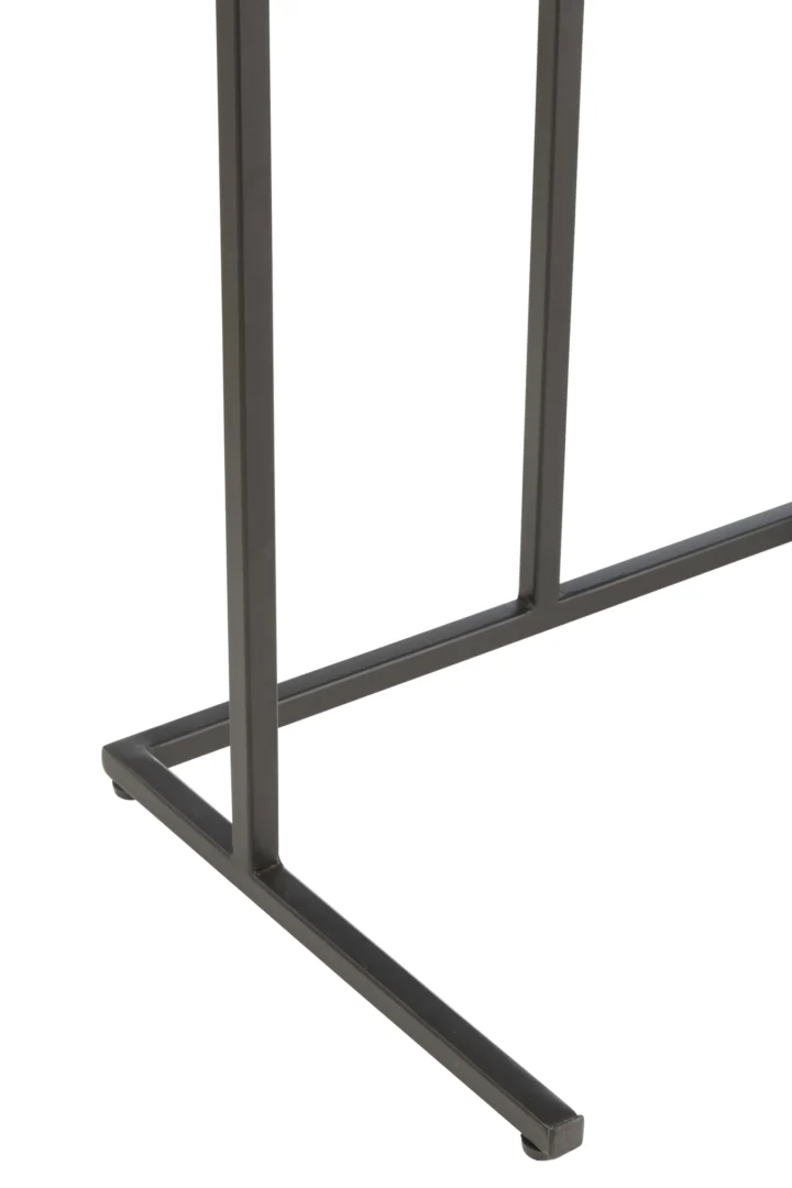 Close-up van de Bijzettafel Zwart, Bruin 50 CM Rechthoek met een zwart metalen geometrische voet, gemaakt van mangohout, rustend op een wit oppervlak.