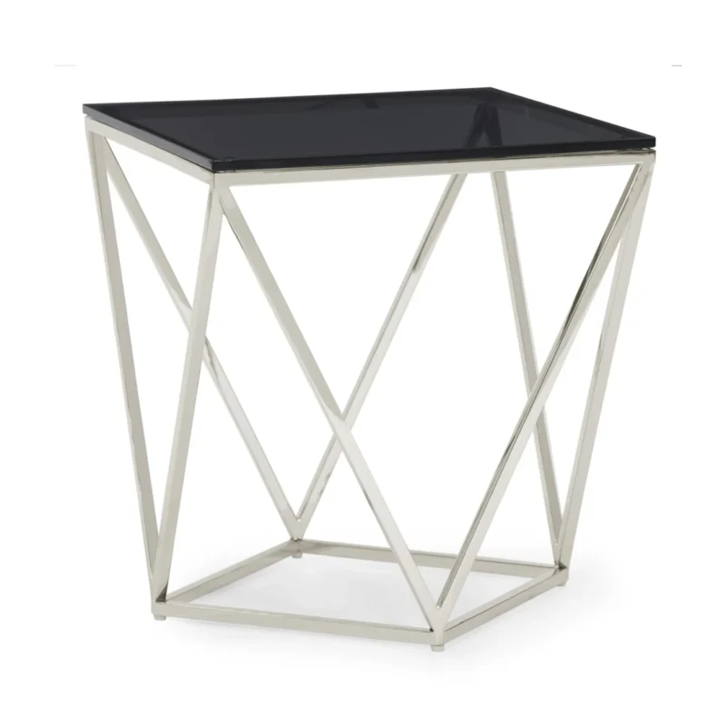 De Aria gerookt glas en gepolijst roestvrijstalen bijzettafel heeft een modern ontwerp met een zwart vierkant glazen blad en een geometrisch zilverkleurig roestvrijstalen onderstel met kruisende lijnen.