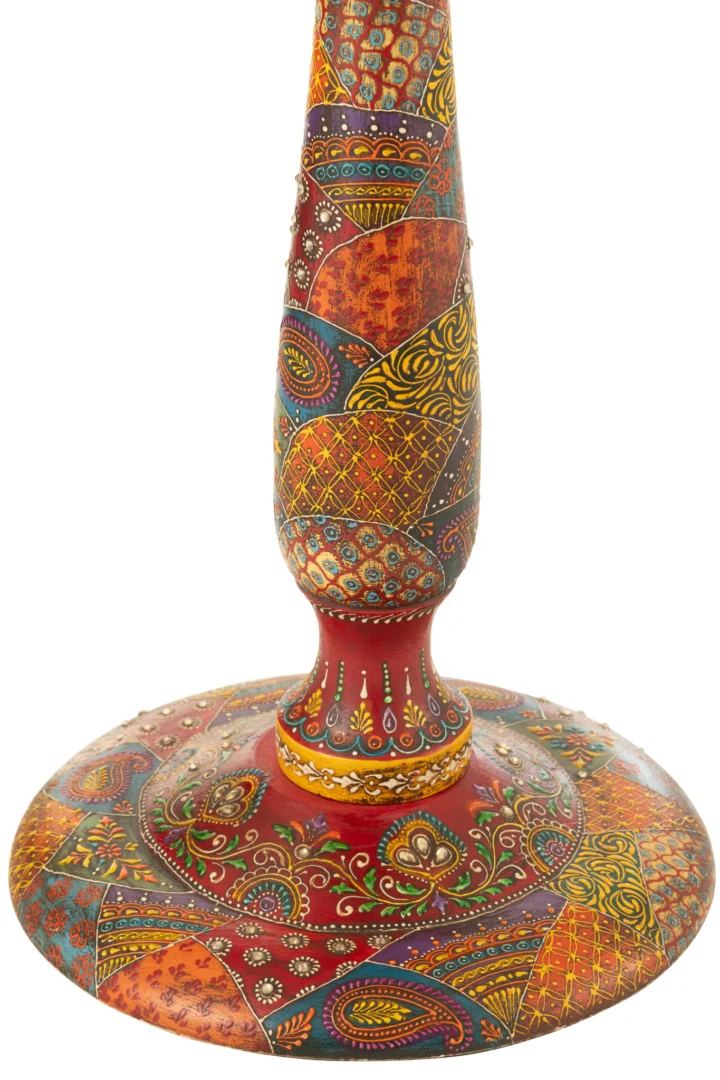 Een close-up van de Bijzettafel 30 x 60 CM Mangohout, met de kleurrijke, ingewikkeld handgeschilderde bloemen en geometrische patronen in rood, geel, blauw en groen.