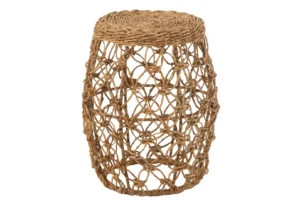 De Bijzettafel 30 x 30 CM Ijzer is een ronde bijzettafel met een massief tafelblad en een open, cilindervormig ijzeren onderstel in traliestijl. Het robuuste metalen ontwerp geeft de tafel een moderne, rustieke uitstraling.