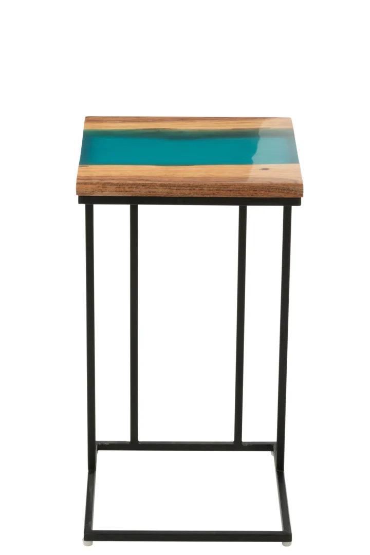 De Bijzettafel Vierkant Acaciahout/Hars Natuurlijk/Blauw heeft een compact rechthoekig blad van natuurlijk acaciahout en blauwe hars, op een minimalistisch zwart metalen onderstel met een open, geometrische basis.