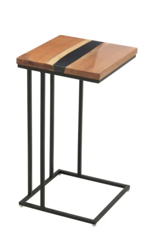 De Bijzettafel Zwart Vierkant Acaciahout is een moderne bijzettafel met een vierkant acaciahouten blad met een donkere streep en een minimalistisch zwart metalen frame met een open geometrisch onderstel.