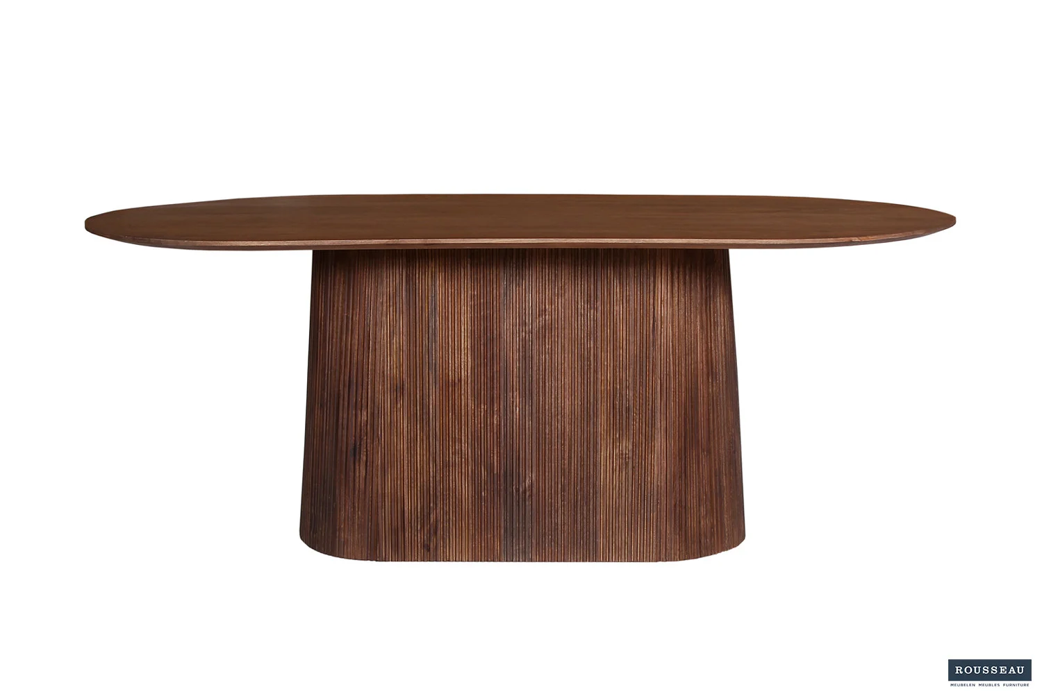 De Tafel 'Miguel' 200 cm is een ovale eettafel van lichtbruin mangohout met een modern ontwerp met een brede, cilindervormige basis die wordt geaccentueerd door verticale groeven.