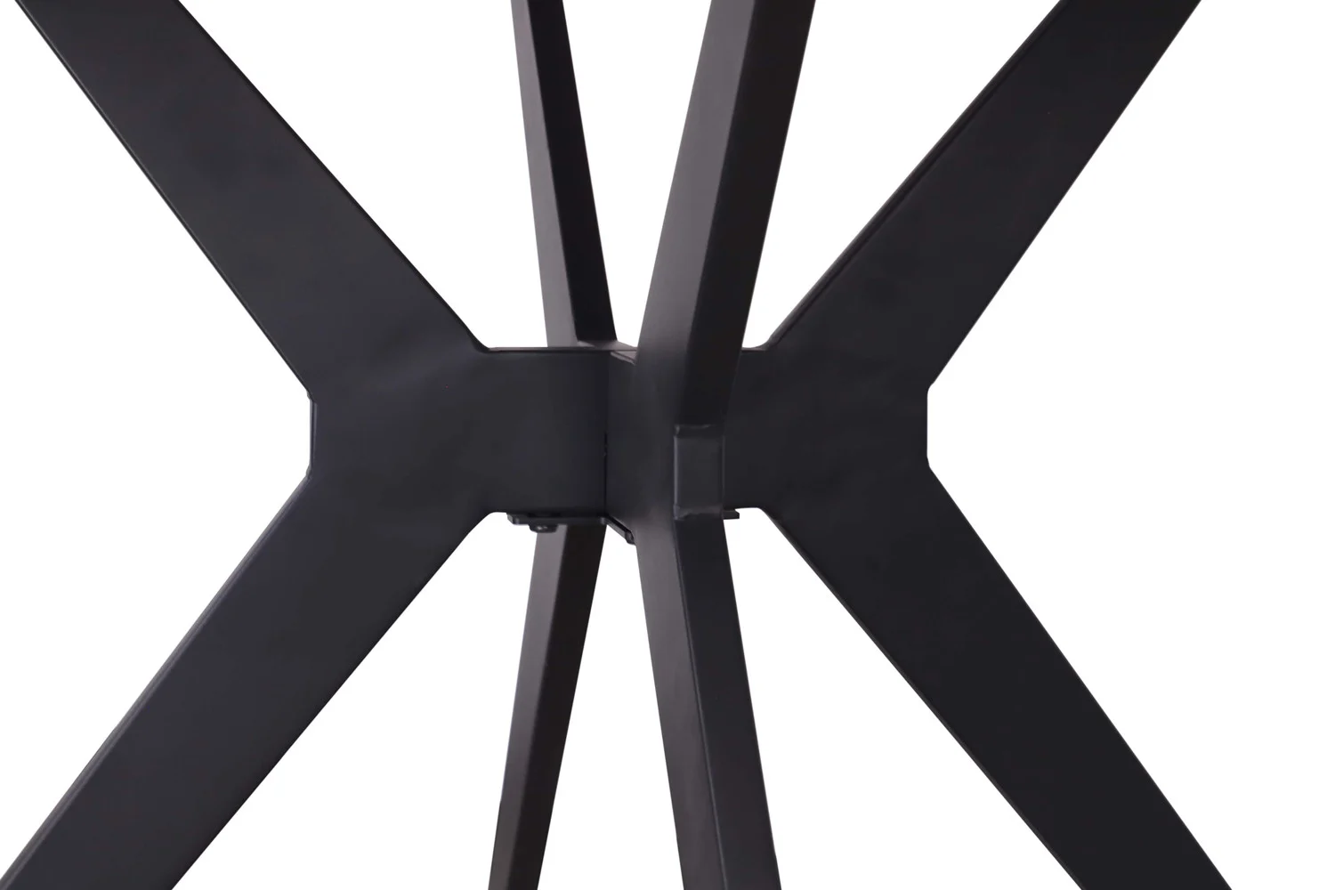 Close-up van de Tafel 'Apollo' 110 cm Rond Glanzend Steen Italiaans Grijs, met een zwart metalen onderstel met kruisende X-vormige poten tegen een witte achtergrond.