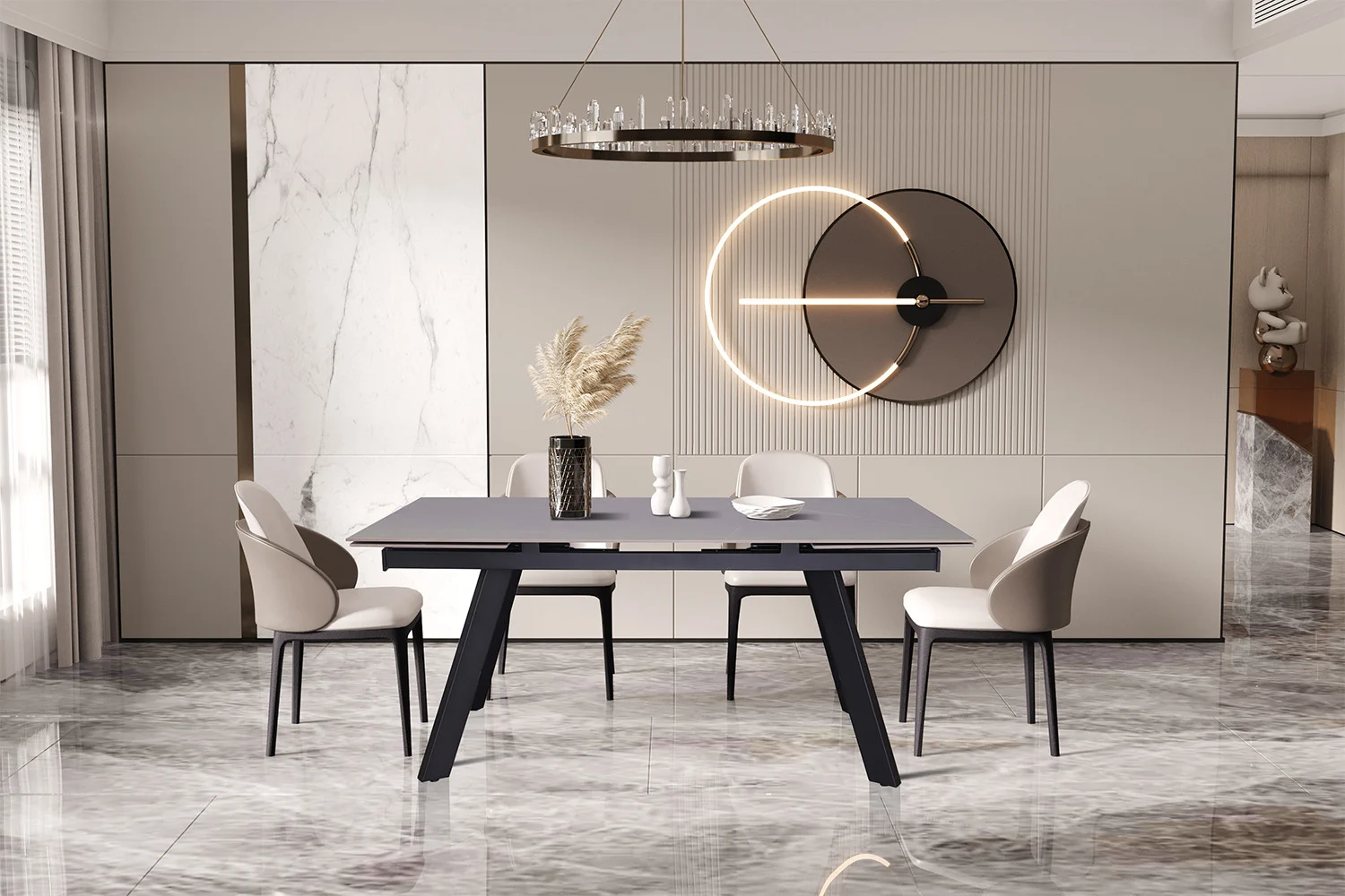 Een moderne eetkamer met de UITVERKOOP - Uitschuifbare tafel 'Hera' 160-240 cm Rechthoekig Steen Grijs, vier witte stoelen, een vaas met gedroogde planten, marmeren vloer, minimalistische wandpanelen, een ronde wandlamp en een kroonluchter boven de tafel.