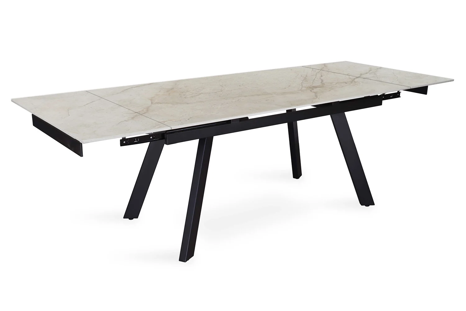 De uittrekbare tafel 'Hera' (160-240 cm) heeft een rechthoekig, glanzend marmeren blad in Shakespear Beige en zwarte schuine poten. De tafel is gedeeltelijk uitgeschoven met zichtbare uitschuifmechanismen.