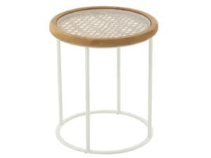De Bijzettafel Wit 50 x 50 CM Metaal is een kleine ronde bijzettafel met een lichte houten rand, een blad met ruitpatroon en dunne witmetalen poten die een ronde basis vormen.
