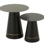 De Bijzettafel Zwart 50 x 50 CM Vierkant heeft een modern zwart ijzeren ontwerp met een vierkant blad en strakke lijnen - perfect als eigentijdse bijzettafel.