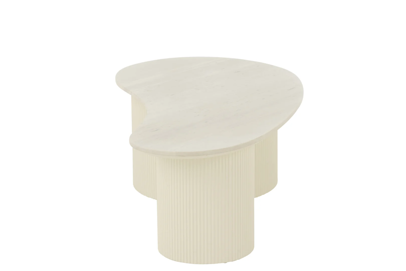 De Salontafel Roest heeft een modern niervormig licht houten blad en twee cilindrische, geribbelde crèmekleurige poten tegen een effen witte achtergrond.