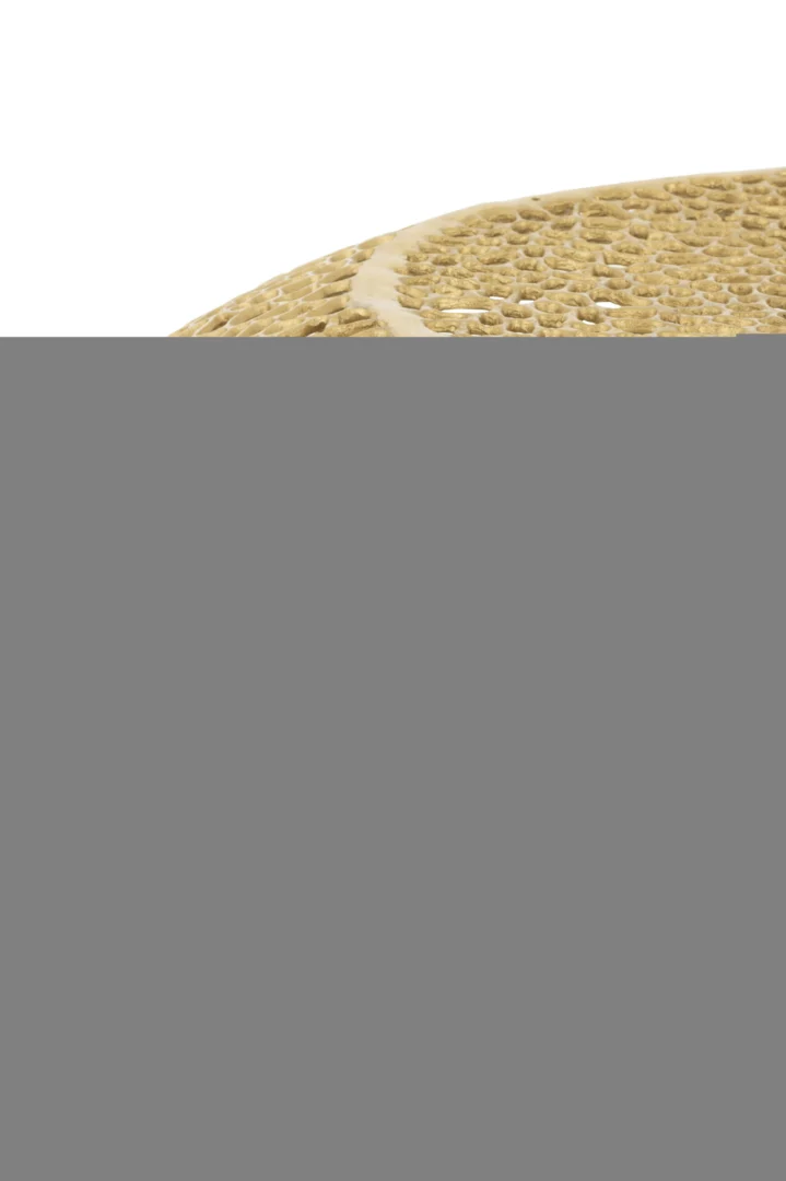 Een close-up van de Salontafel Goud, een ovale aluminium salontafel (70 x 41 cm), met een beige oppervlak met honingraatpatroon tegen een witte achtergrond.