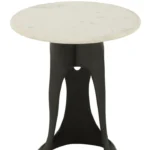 De Bijzettafel Zwart, Wit 41 x 48 CM is een ronde bijzettafel met een wit blad en een sculpturaal zwart aluminium onderstel met gebogen, opengewerkte poten.