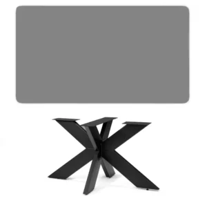 De Schakel eettafel rechthoekig 200x100 heeft een grijs marmeren tafelblad dat rust op een modern zwart metalen onderstel met kruisende poten, tegen een effen witte achtergrond.