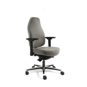 De Bureaustoel Zitten Therapod in lichtgrijs heeft een ergonomisch ontwerp, verstelbare zwarte armleuningen en een metalen onderstel met vijf wielen, afgebeeld tegen een witte achtergrond.