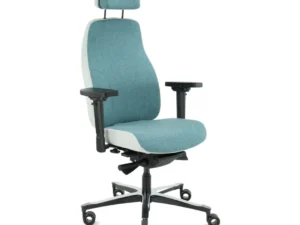 De Bureaustoel Facet Wol Grijs is een ergonomische bureaustoel met grijze wollen bekleding, verstelbare armleuningen, een hoge rugleuning met hoofdsteun, een onderstel met zwarte wielen en een modern ontwerp, met lenden- en neksteun.