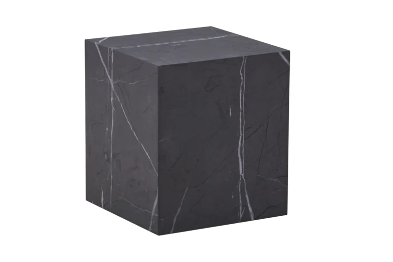 Een rechthoekige design bijzettafel van grijs MDF tegen een witte achtergrond.