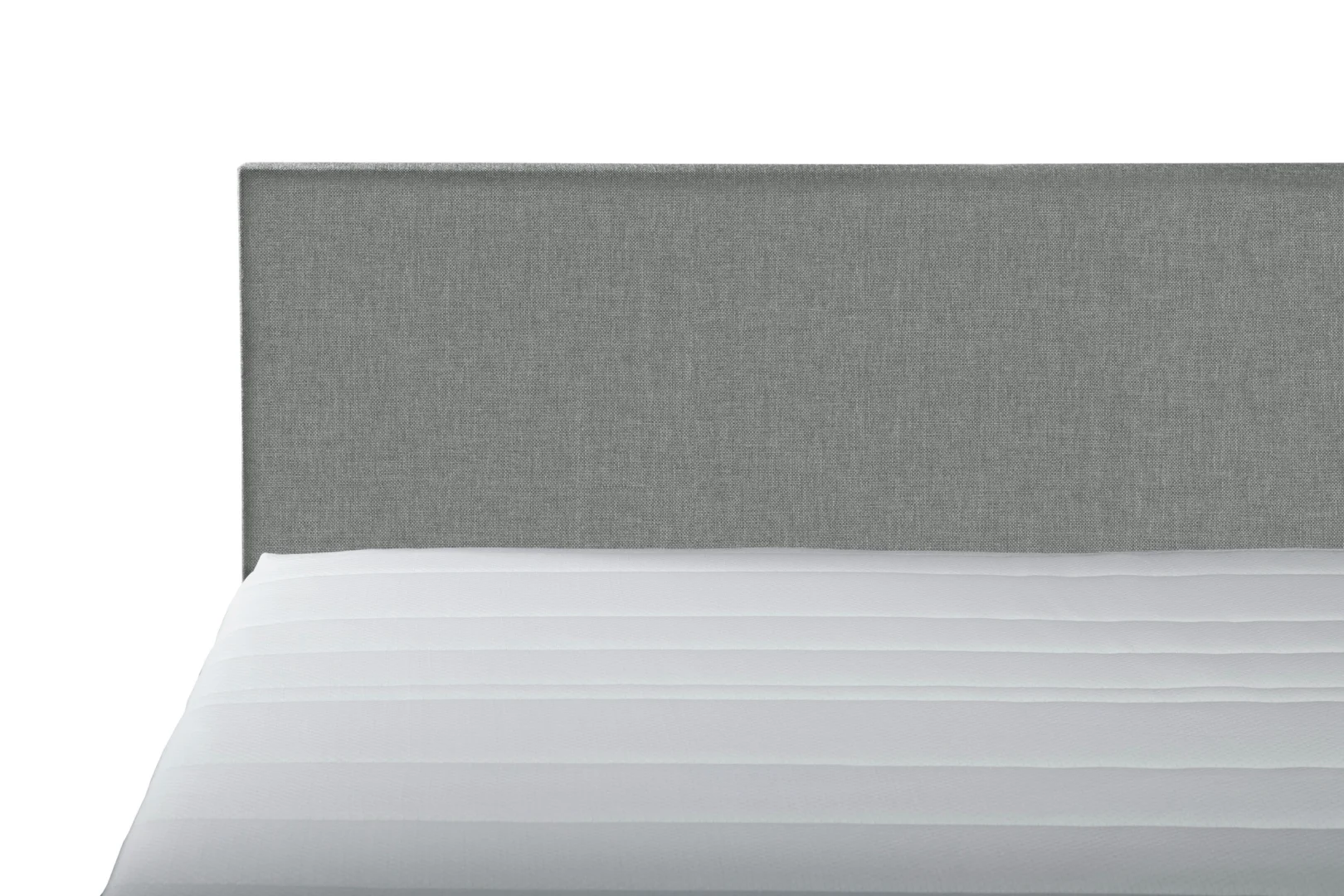 Detailopname van een grijze houten boxspring met een wit matras. Het hoofdeinde is bekleed met een grijze stof. Neutraal licht.