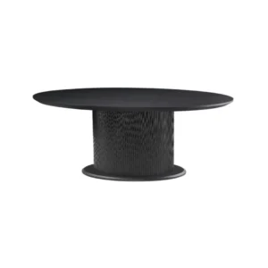 De TAKSIM CT 110 ROND ZWART FIJNER PLAIN is een moderne zwarte ronde tafel met een glad blad en een cilindrisch voetstuk met textuur op een rond platform.