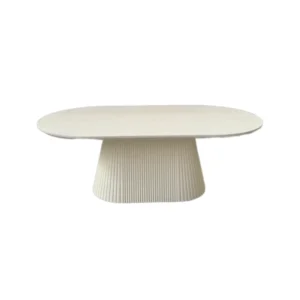 De KIMBERLY CT 130x70 + ROOMKLEURIG FINEER VLAK is een moderne witte ovale tafel met een plat blad en een brede, geribbelde cilindrische voet, afgebeeld tegen een effen witte achtergrond.