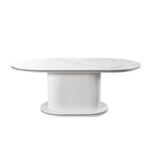 De AQUA DT WIT/ZWART 200X110X76 WIT KERAMIEK is een moderne witte ovale eettafel met een keramisch blad met marmereffect en een geribbeld cilindervormig onderstel op een ovaal plateau.