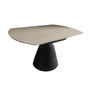 De eettafel ROTATE DT ZWART 135/86X75 TRAVERTIJN SINTERSTEEN 2330 heeft een rechthoekig blad in lichte travertin-look met afgeronde hoeken en een brede zwarte kegelvormige voet, tegen een effen witte achtergrond.