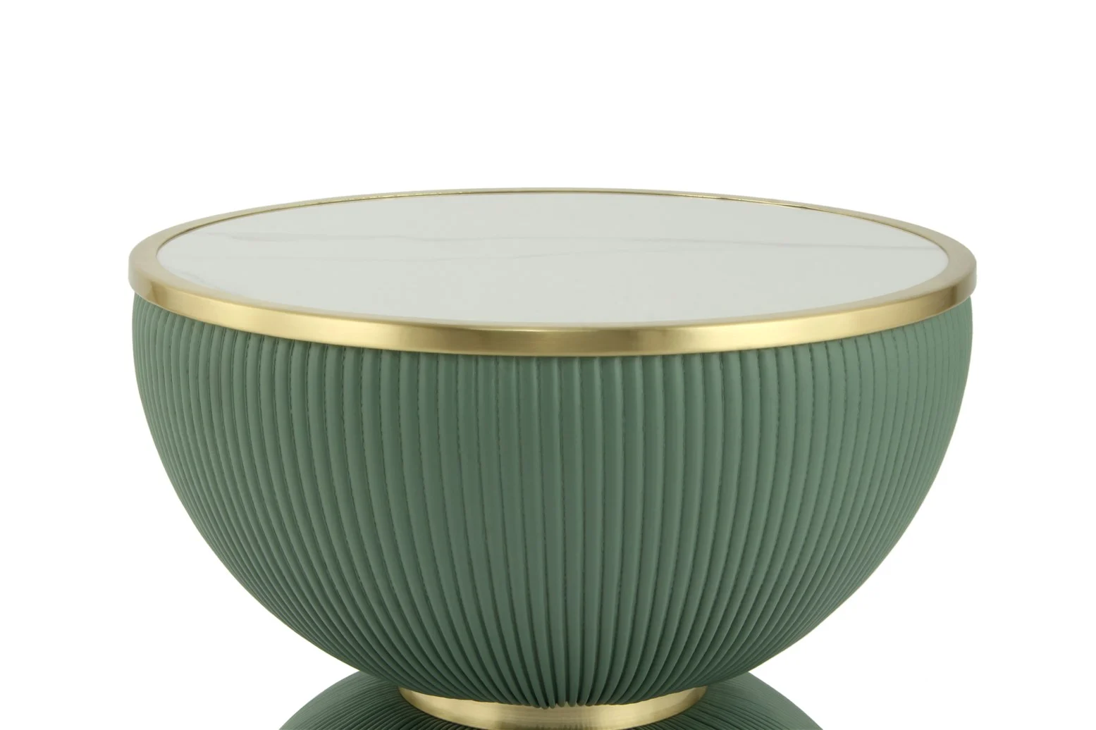 De Bijzettafel Mintgroen 47 x 51 CM Rond is een ronde bijzettafel met een geribbeld, mintgroen stenen onderstel, gouden rand en een glanzend wit tafelblad.