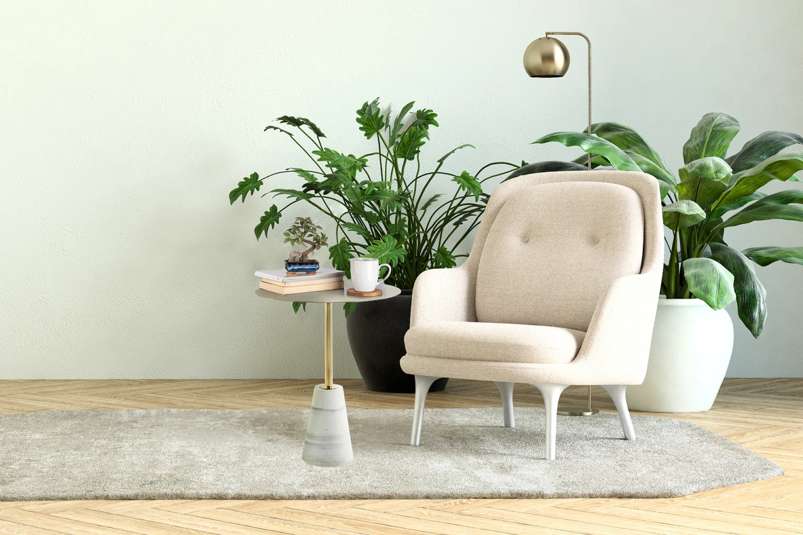 Een gezellige beige fauteuil staat naast de Bijzettafel Wit Rond Marmer Opbergvak, met daarop boeken, glazen en een mok, omringd door grote groene potplanten op een zacht vloerkleed, met een moderne vloerlamp op de achtergrond.