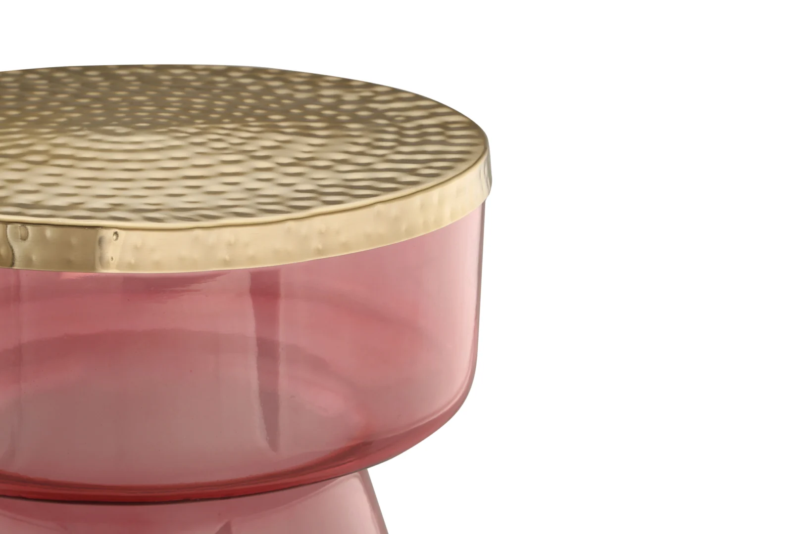 Een close-up van de Bijzettafel Goud, Roze Ijzer Compact, met een ronde vorm met een gestructureerd goudmetallic deksel en een doorschijnend roze basis, tegen een effen witte achtergrond.