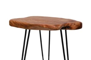 De Bijzettafel Transparant Ijzer is een klein tafeltje met een natuurlijk houten blad en slanke zwarte metalen haarspeldpoten, afgebeeld tegen een witte achtergrond.