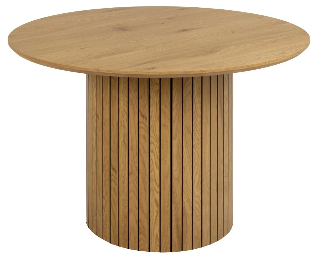 De Eettafel Nieuwe Sfeer 120 CM Rond is een ronde MDF tafel met een glad blad en een cilindrisch onderstel met verticale latten, met een modern, minimalistisch ontwerp en een lichte naturel houten afwerking.