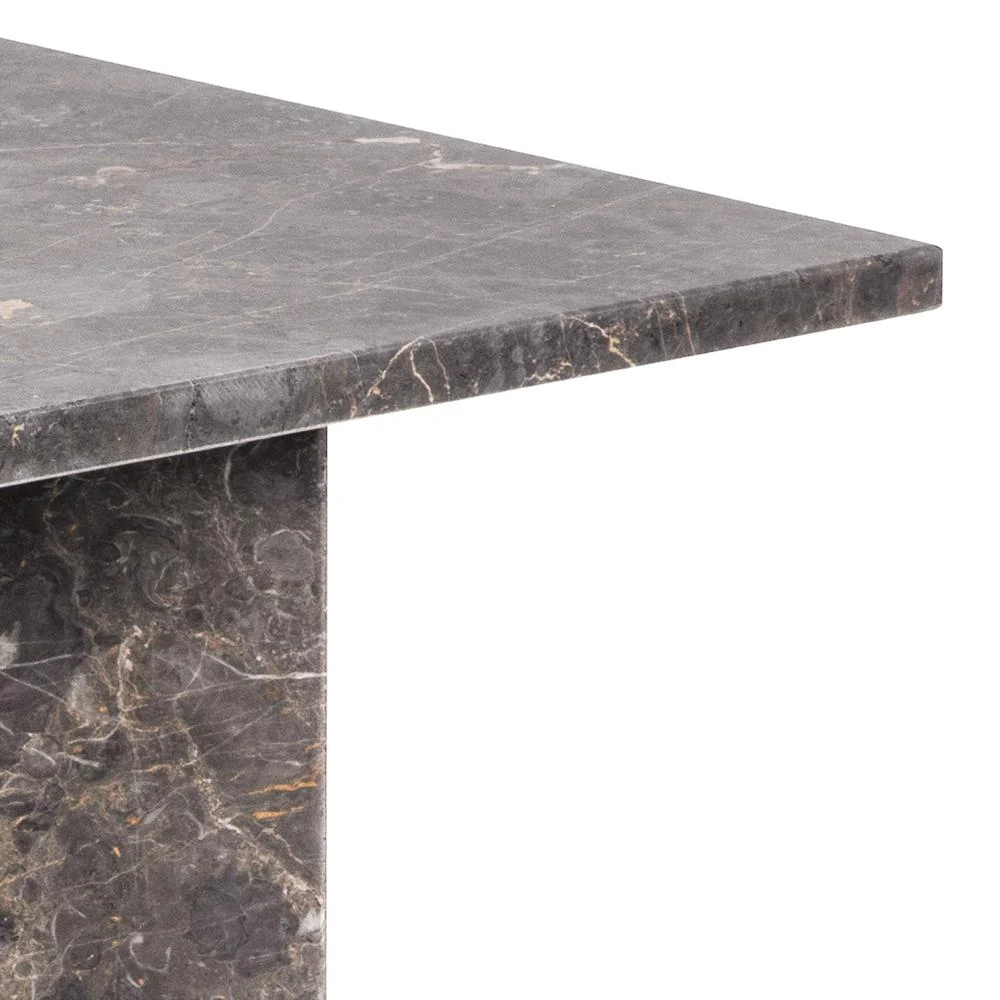 Close-up van de Salontafel Bruin 70 x 42 CM Rechthoek, met de nadruk op het rechthoekige marmeren tafelblad met natuurlijke adering en een ondersteunende poot.
