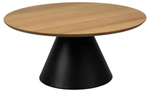 De Salontafel 85 CM Rond Eikenfineer is een ronde houten tafel met een blad van licht eikenfineer en een brede zwarte conische voet, afgebeeld tegen een effen witte achtergrond.