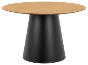 De Eettafel Nieuwe Sfeer 120 CM Rond heeft een licht eikenhouten blad en een breed, zwart, kegelvormig stalen onderstel met een modern, minimalistisch ontwerp.