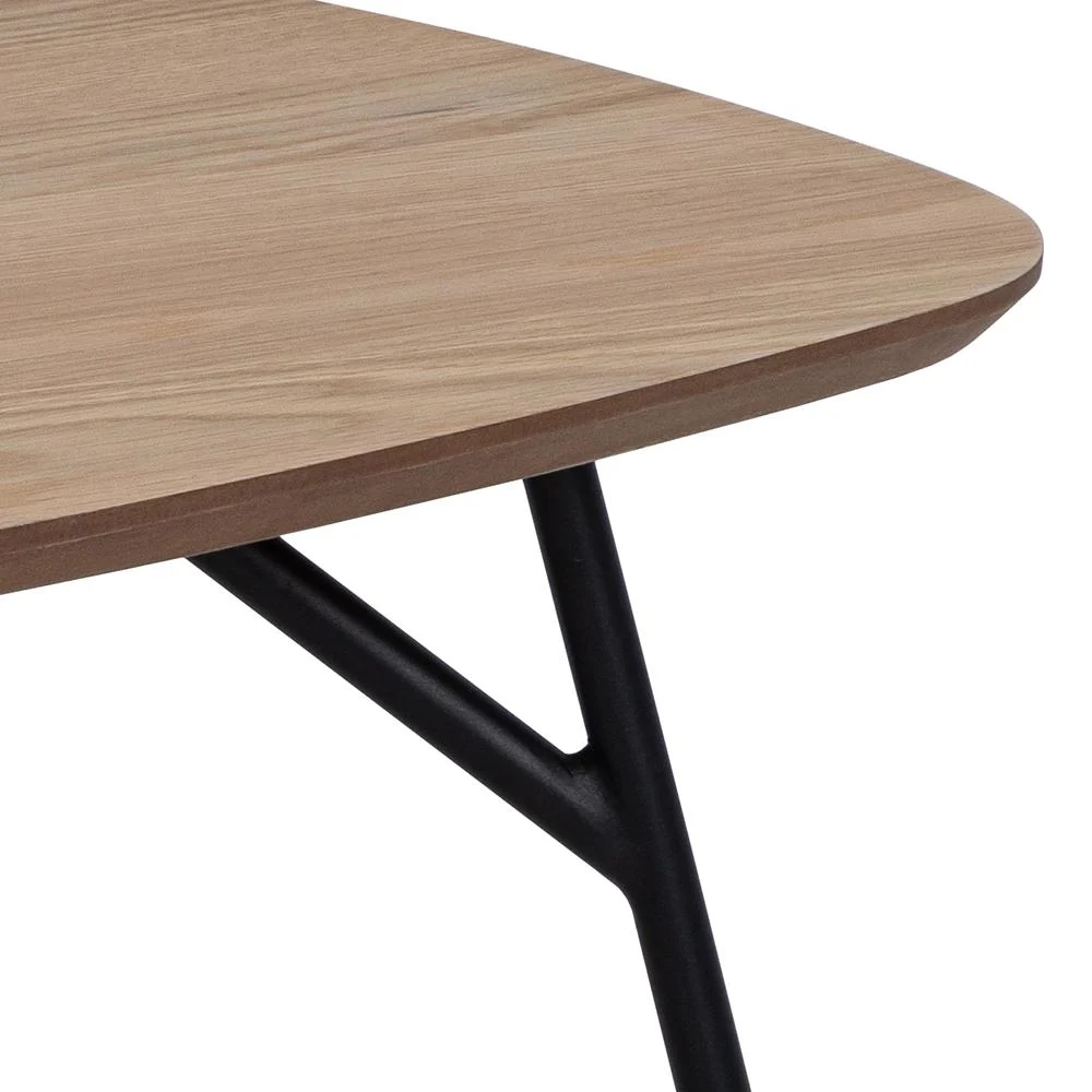 Een close-up van de Salontafel Zwart 40 CM Rond Eikenfineer toont het licht eiken fineer tafelblad met afgeronde hoeken en stevige zwart metalen poten.