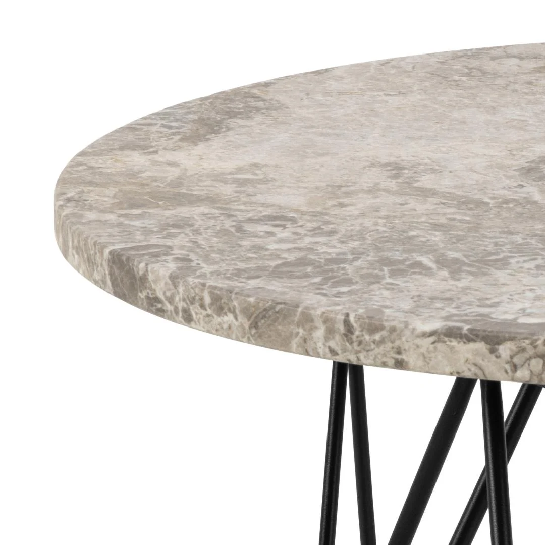 Een close-up van de Bijzettafel Zwart, Grijs Rond Kunststof met een grijs rond blad en zwarte geometrische metalen poten.