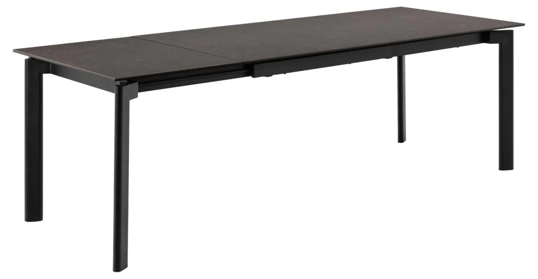 De Eettafel Palermo 90 x 76 CM Rechthoek is een moderne rechthoekige zwarte eettafel gemaakt van robuust keramiek met vier rechte poten en een uitschuifbaar middendeel, afgebeeld tegen een effen witte achtergrond.