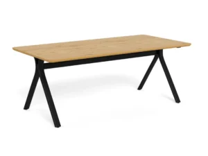 De Eettafel Bristol 100 x 75 CM Rechthoek heeft een MDF rechthoekig lichtbruin blad en naar buiten gebogen zwarte metalen poten, tegen een effen witte achtergrond.