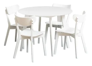 De Eettafel Nieuwe Sfeer 105 CM Rond MDF is een ronde witte eettafel met vier bijpassende moderne witte stoelen, elk met eenvoudige lijnen en een licht gebogen rug.