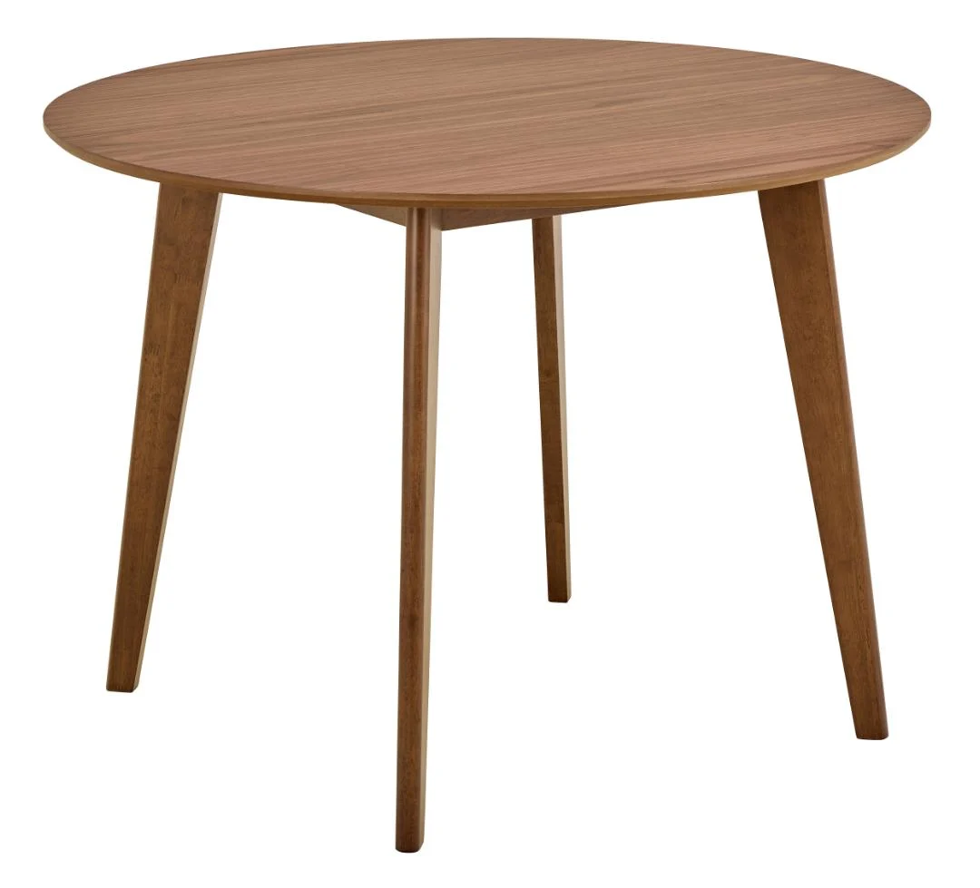 De Eettafel Roxby 105 CM Rond Notenhout is een ronde eettafel met vier schuine poten met een eenvoudig, modern ontwerp en een lichtbruine walnotenhouten afwerking.