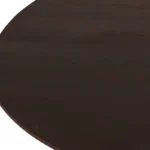 Een close-up van de gebogen rand van de Mokka Ronde Eettafel Donkerbruin (Ø120cm) toont het donkerbruine houten oppervlak tegen een witte achtergrond.