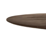 Close-up van de Mokka Ronde Eettafel Donkerbruin (Ø150cm), met de nadruk op het gladde, donkerbruine oppervlak en de ronde vorm tegen een witte achtergrond.