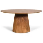 De Mokka Ronde Eettafel Lichtbruin - Ø120cm is een moderne, minimalistische ronde houten tafel met een glad oppervlak, een brede taps toelopende voet en een natuurlijke lichtbruine afwerking.