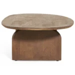 De Salontafel 78 x 38 CM Mangohout is een industriële salontafel met een modern, rond, onregelmatig gevormd blad en een massief, gebogen onderstel in een middenbruine afwerking.