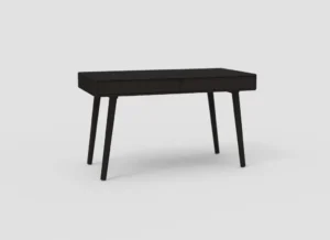 Zijaanzicht van een donkerbruin eikenhouten bureau EL55 met twee lades. Het bureau heeft slanke, taps toelopende poten en een minimalistisch design.