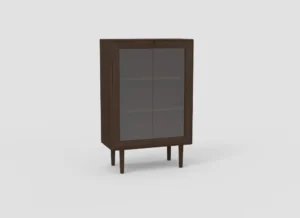 Sento vitrine EL21 in bruin hout met glazen deuren. Neutraal licht, rechte hoek. Minimalistisch design, moderne kast op poten.